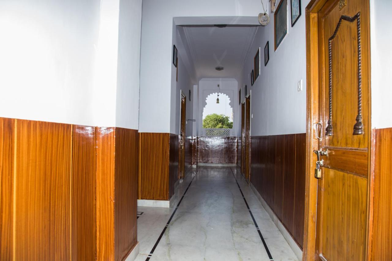 Udai Palace - Centrally Located Budget Family