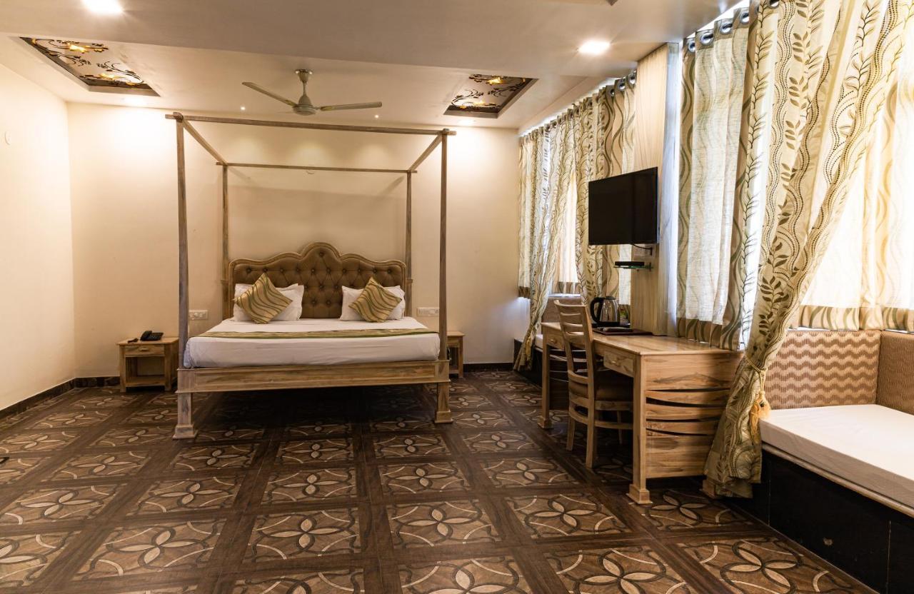 Sargam Sadan Hotel