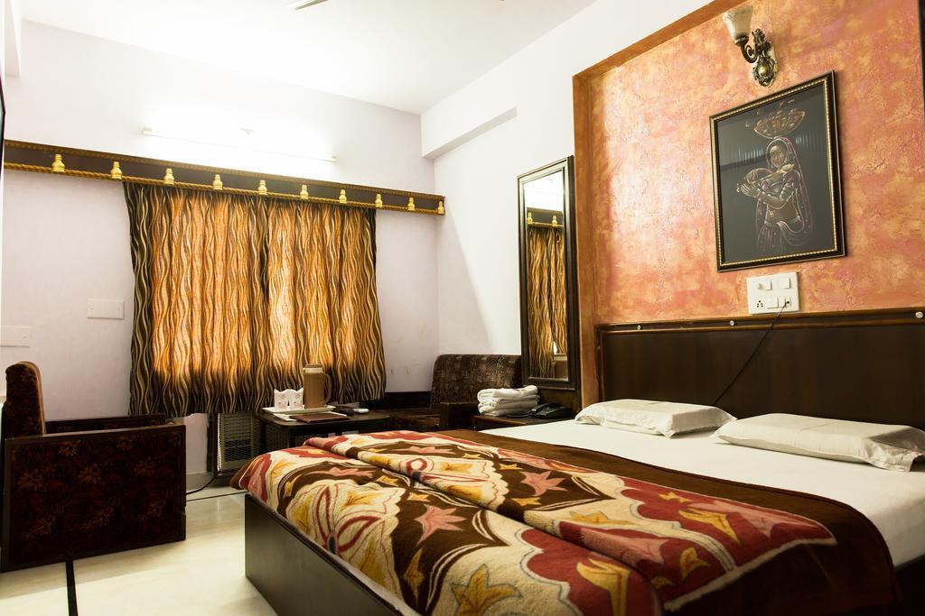 Hotel Udai Palace - Centrally Located Budget Family