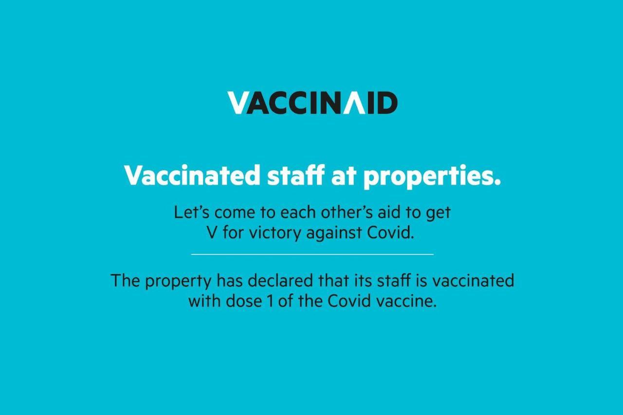 Vaccinated Staff - Capital O 79596 Hotel The Celebration 3*