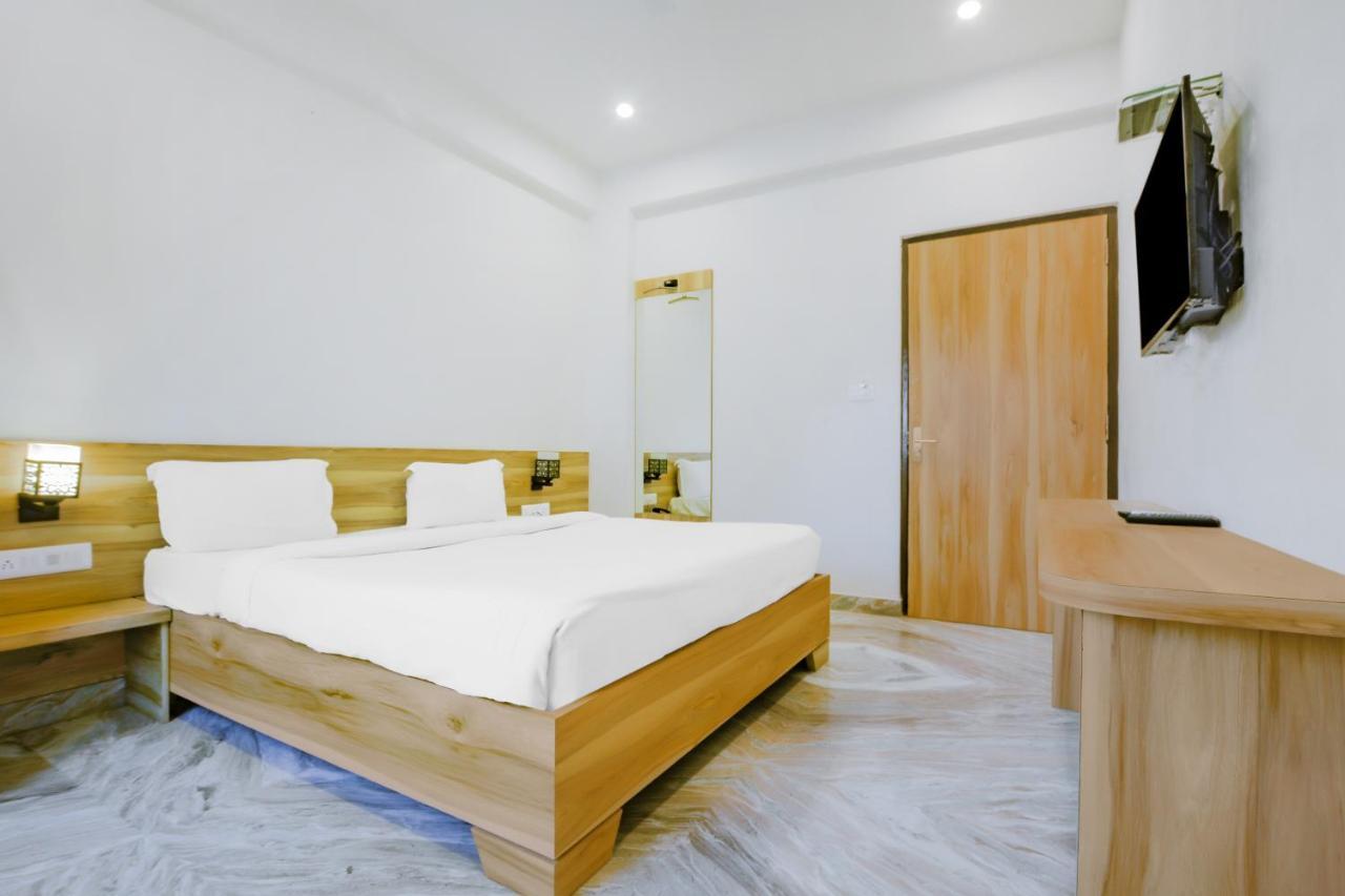 Vaccinated Staff - Capital O 79596 Hotel The Celebration 3* Udaipur