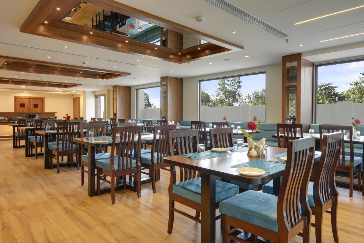 Hotel Khumani