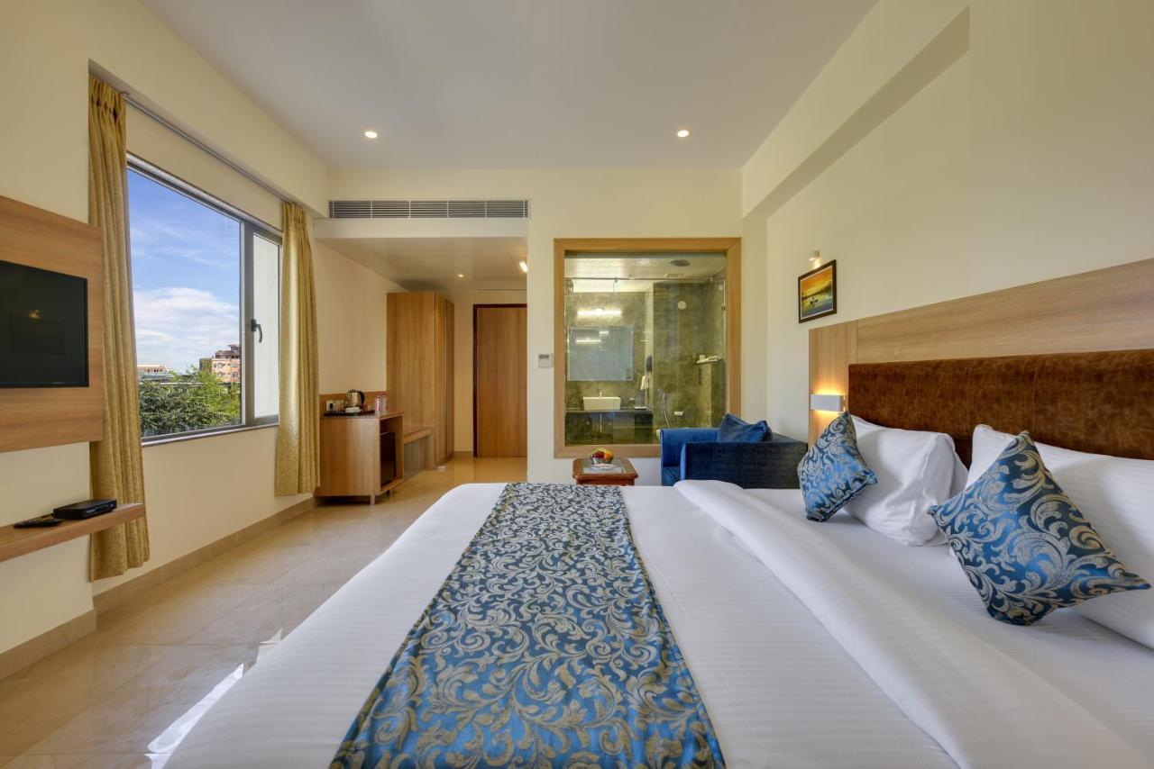 Hotel Khumani 4*