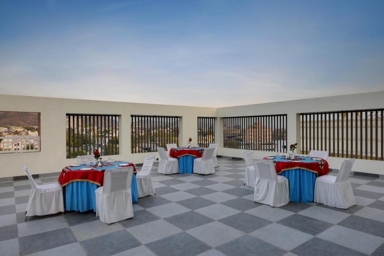 Hotel Khumani 4*