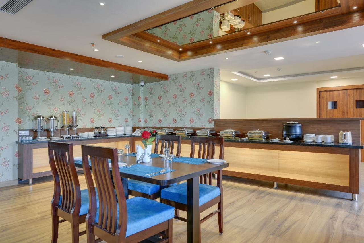 Hotel Khumani 4*