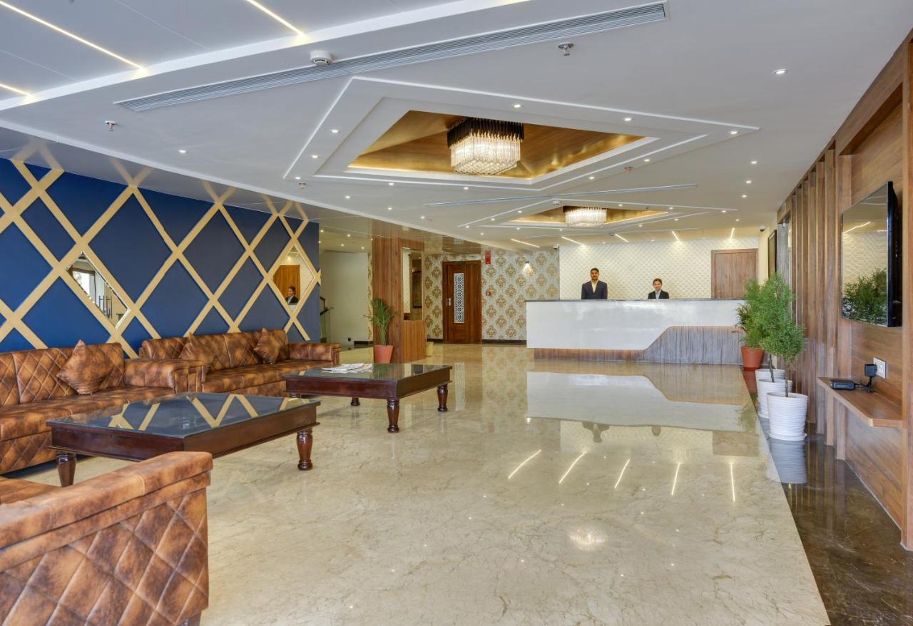 Hotel Khumani 4*