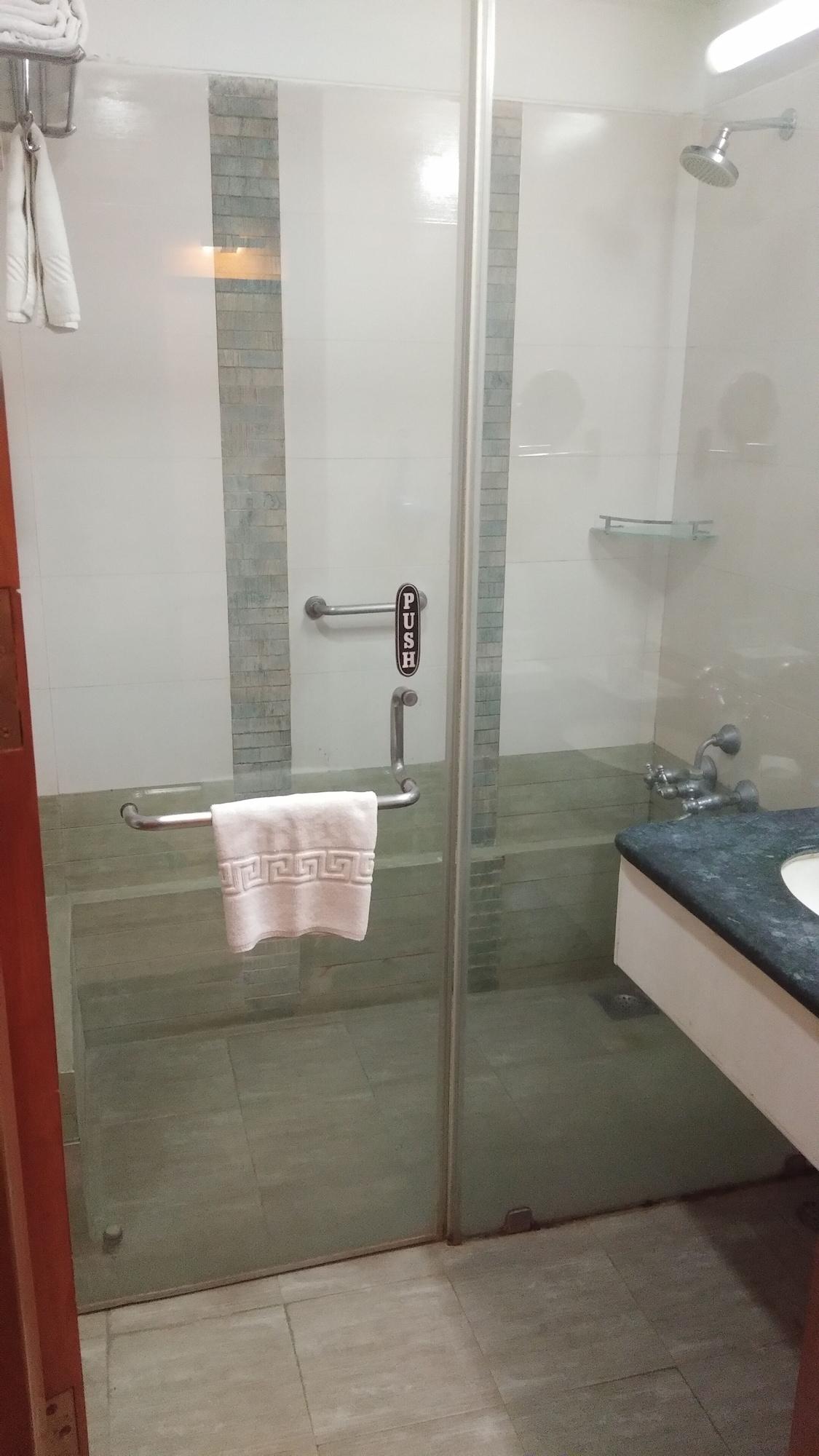 Inder Residency & Hotel 4*