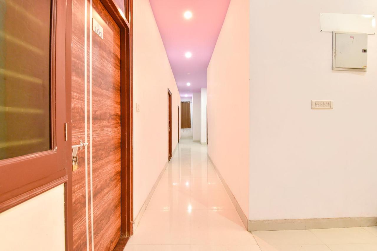 Fabexpress Shree Thakur- 700 Meter Away From Railway Station Hotel 3*