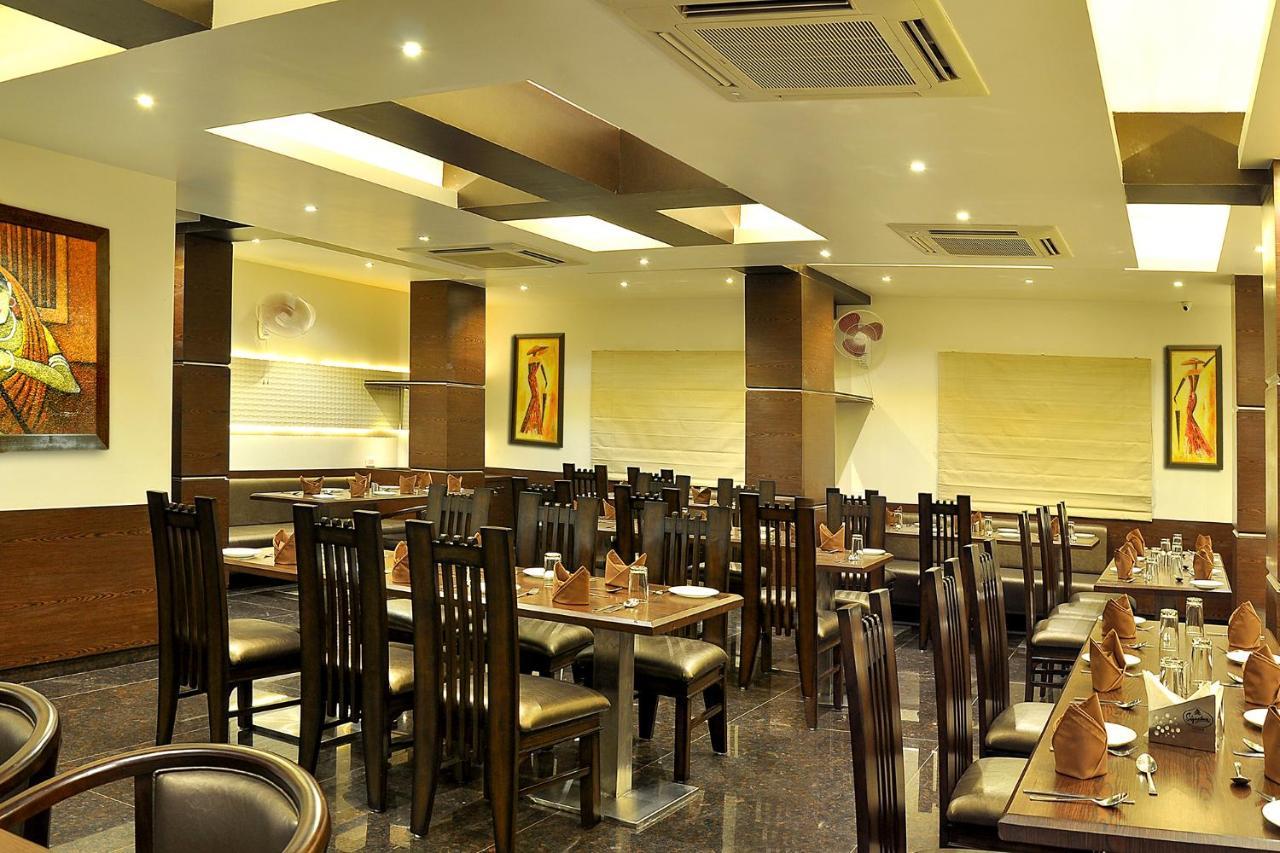Hotel Fabhotel Shree Narayana 3*