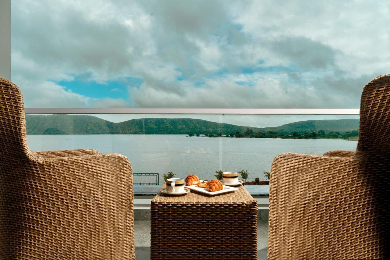 Zana Lakeview - Scenic Lakeside Hotel