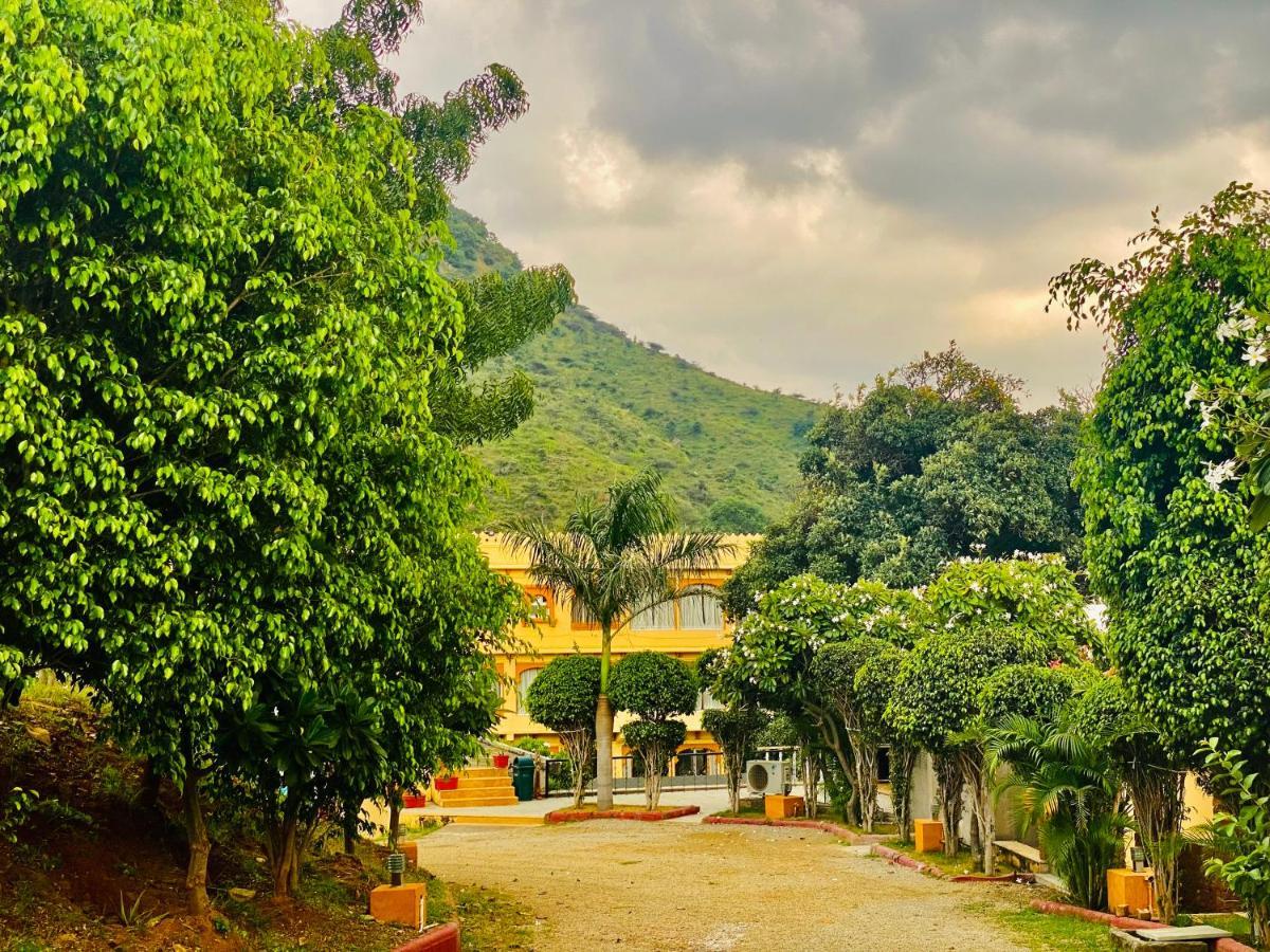 Aravali Valley Hotel 4*