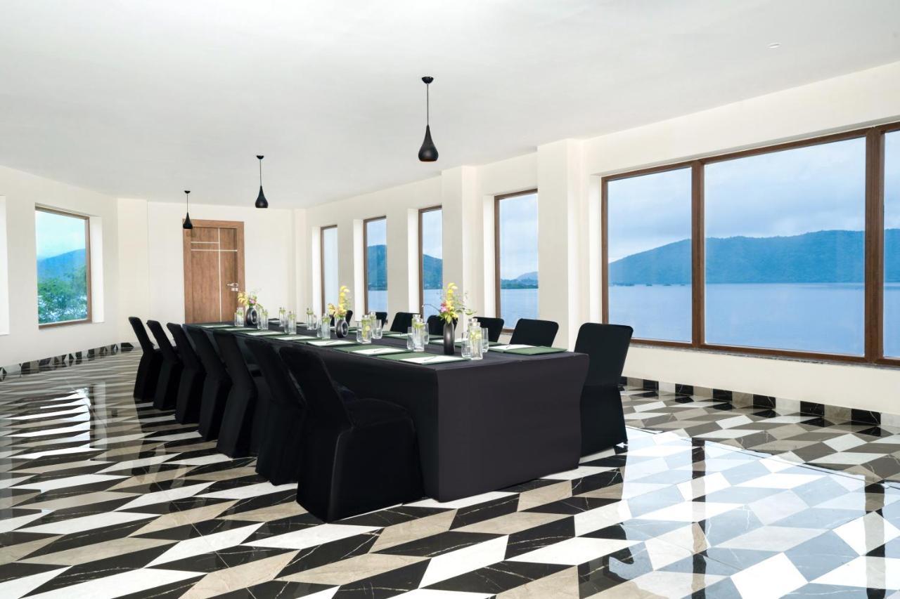Zana Lakeview - Scenic Lakeside 5* Udaipur