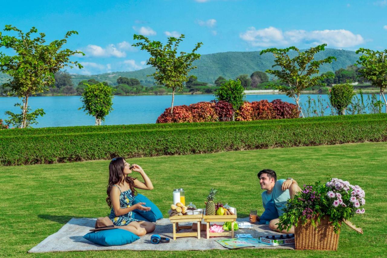 Zana Lakeview - Scenic Lakeside 5* Udaipur