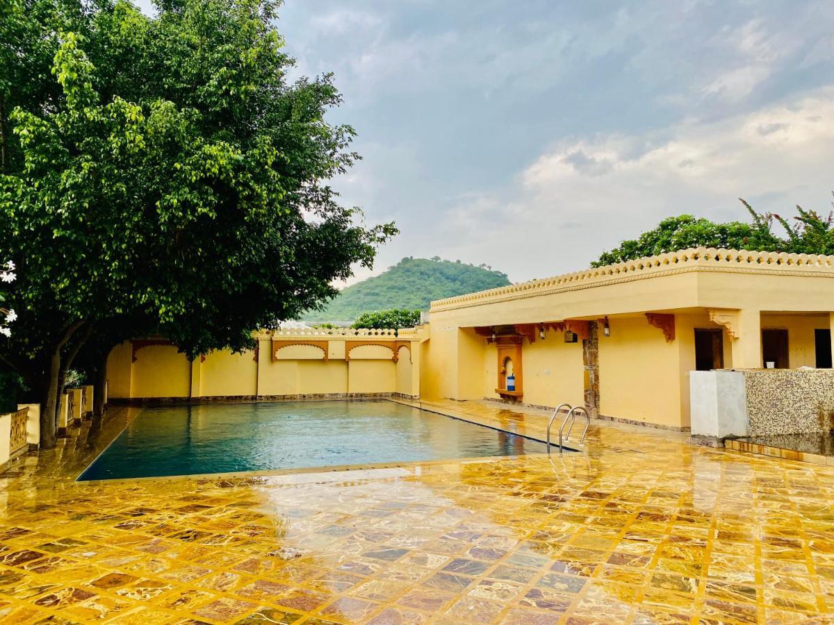 Aravali Valley Hotel