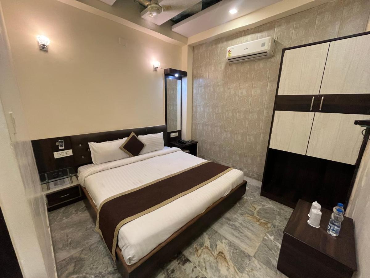 Hotel Raj Vilas