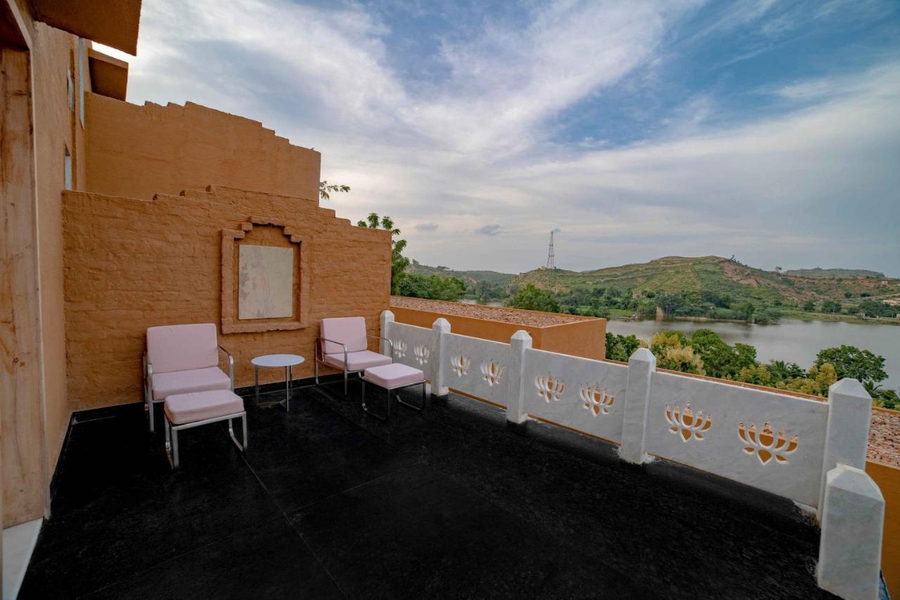 Yaan Retreat-lake View-private Pool Resort