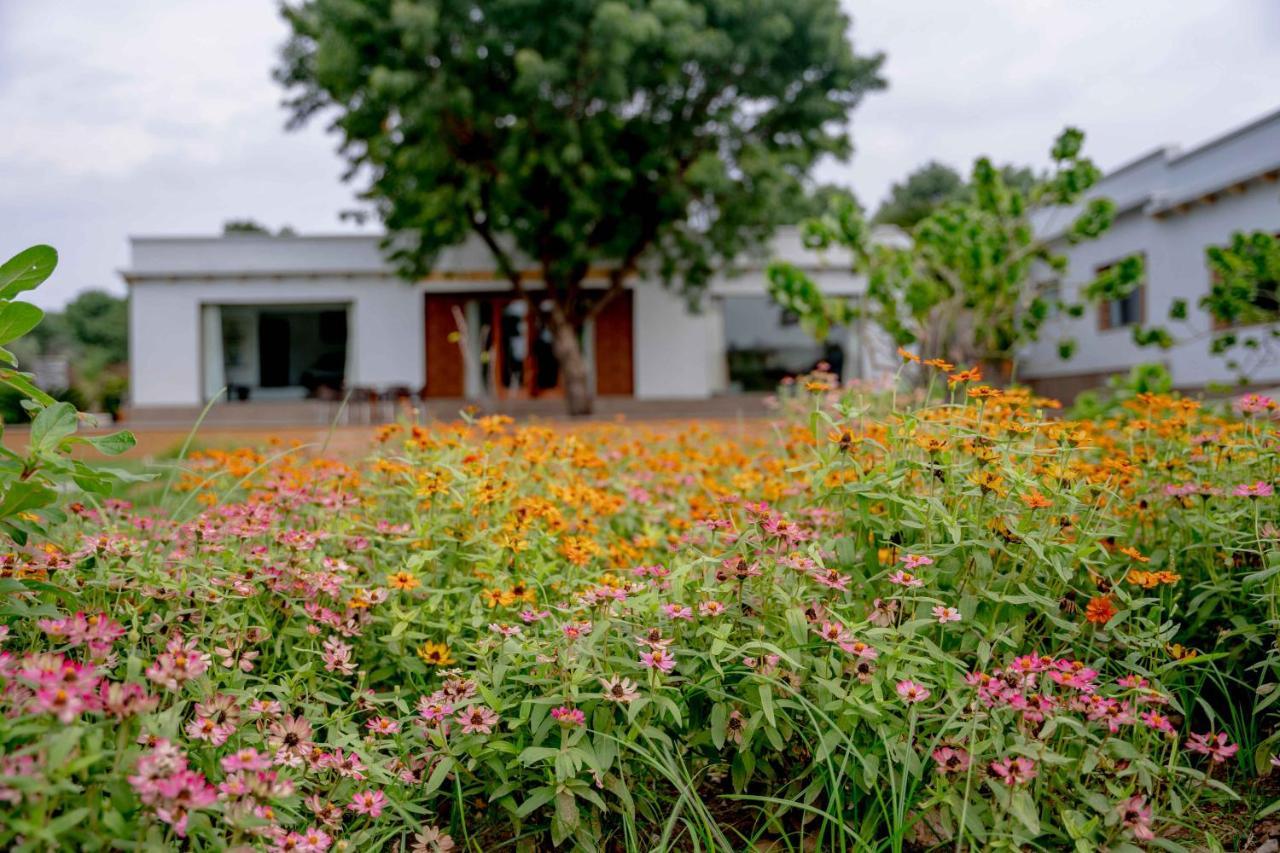 Yaan Retreat-lake View-private Pool Resort