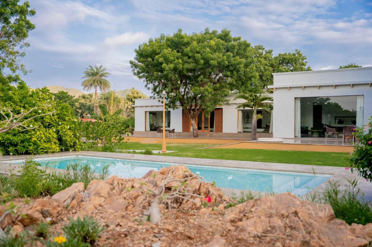 Yaan Retreat-lake View-private Pool Resort