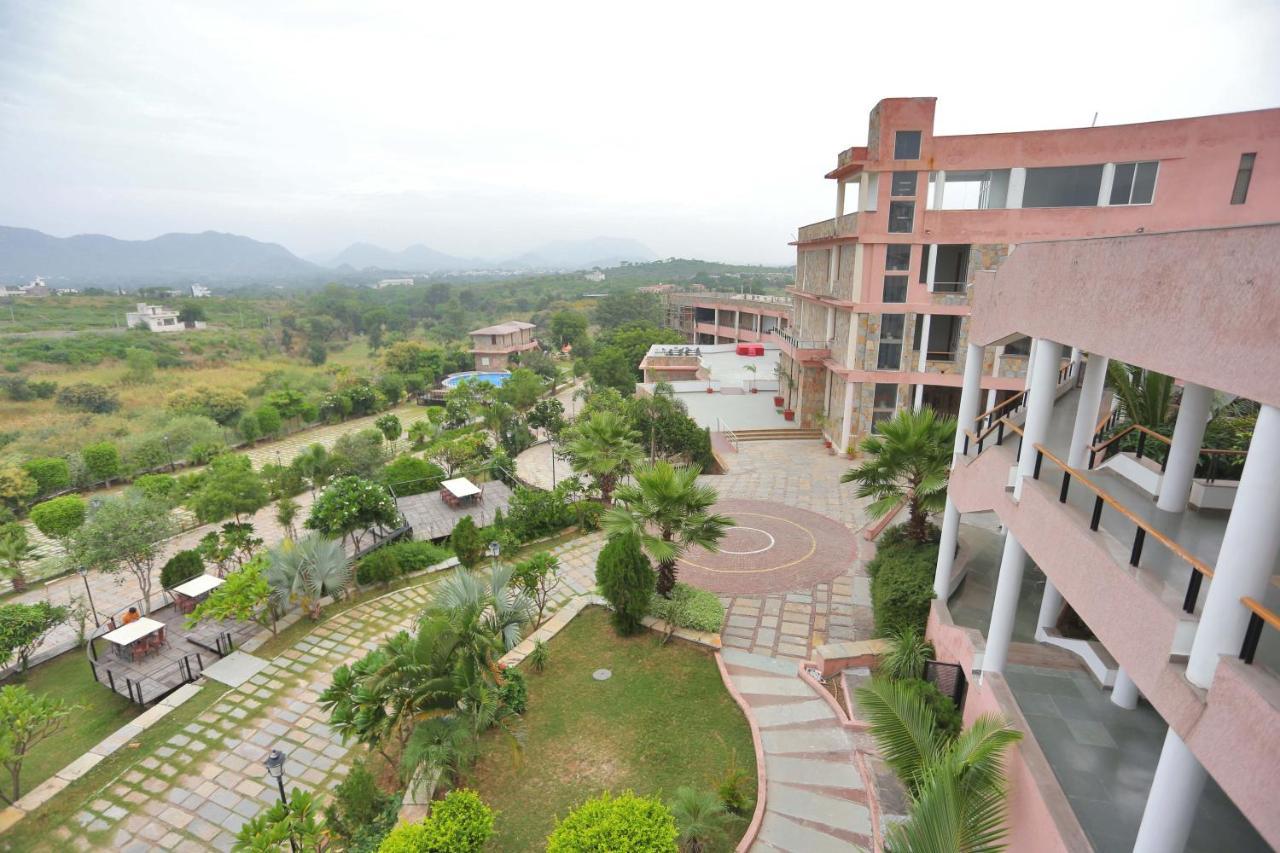Resort Palm Valley By Skua World Udaipur