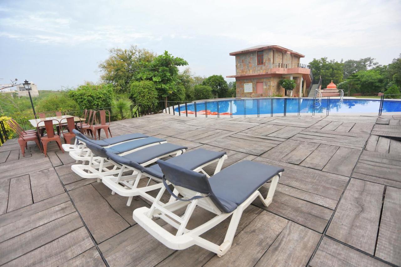 Resort Palm Valley By Skua World