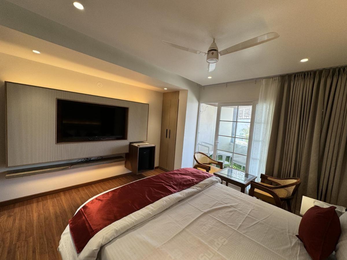 Hotel Sky By The Lazy Host