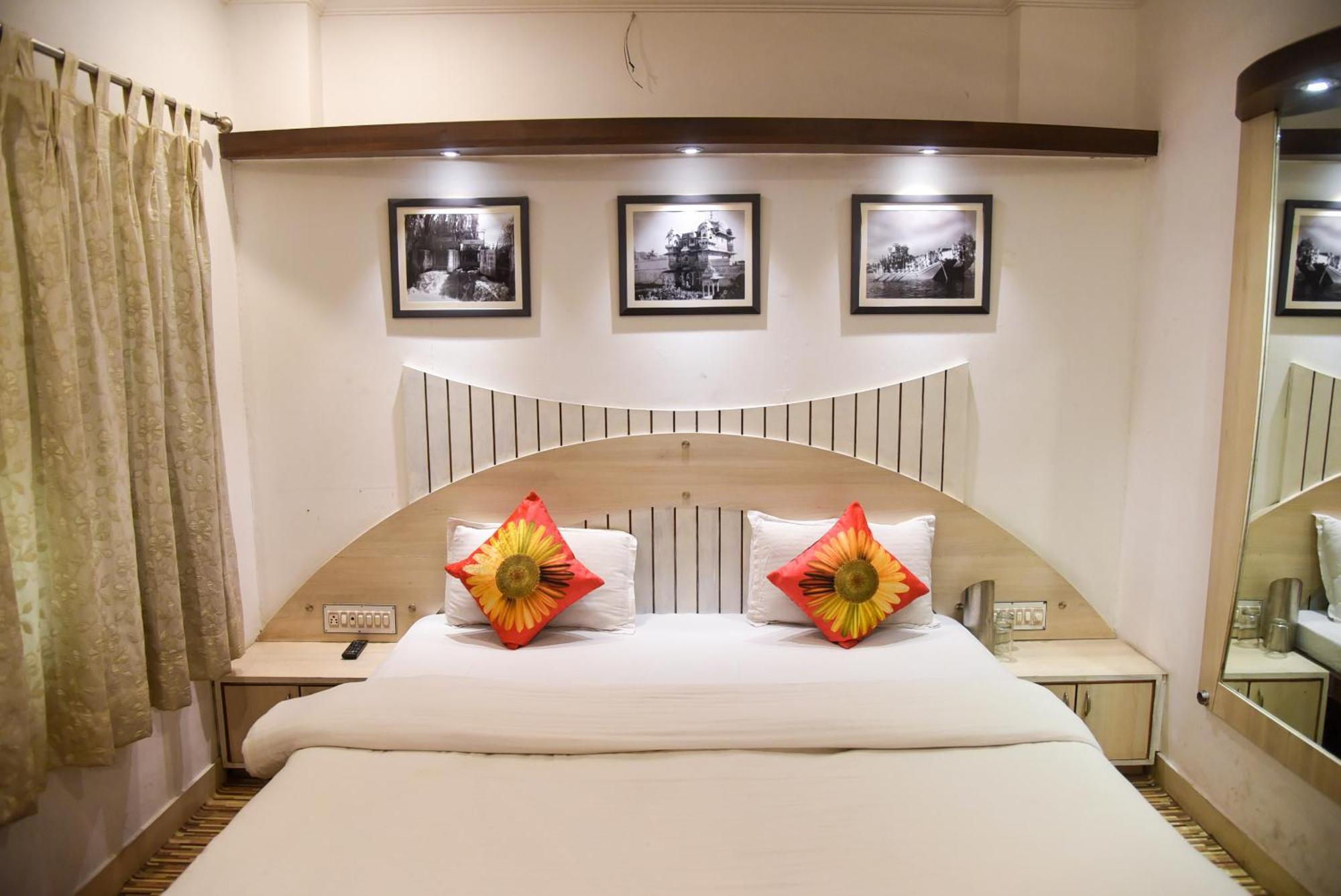 Hotel Sajjan 3*