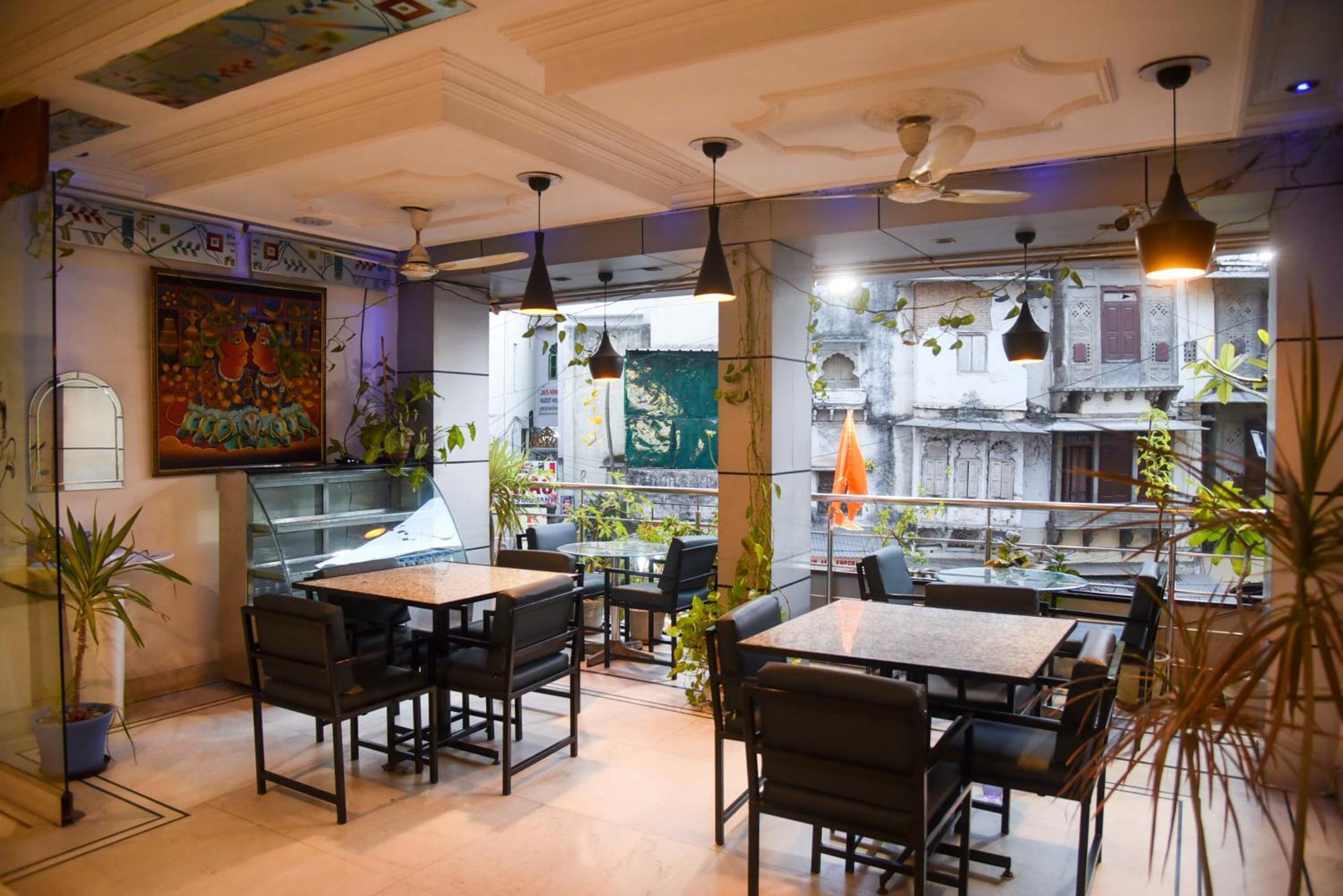 Sajjan Hotel