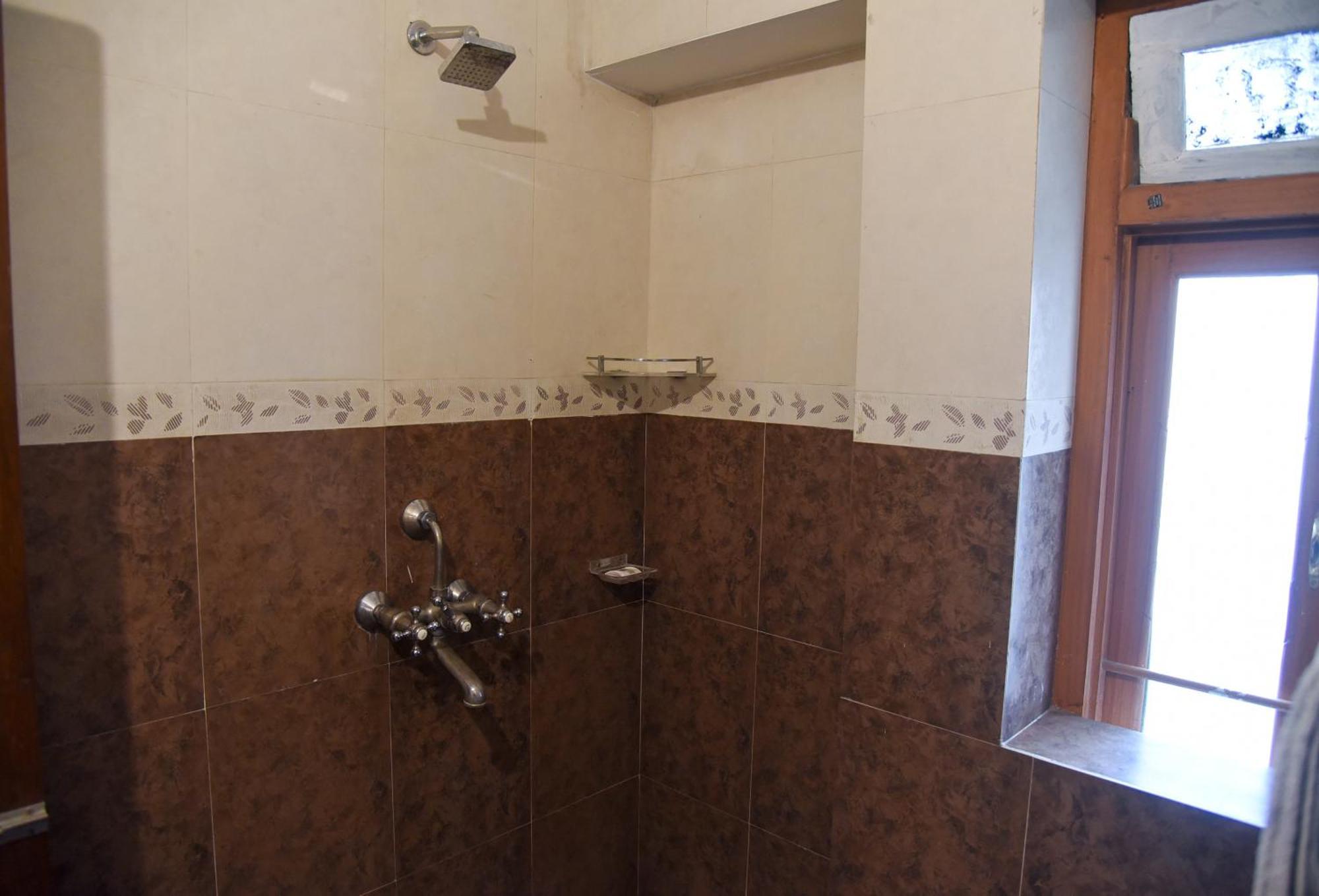 Hotel Sajjan 3*