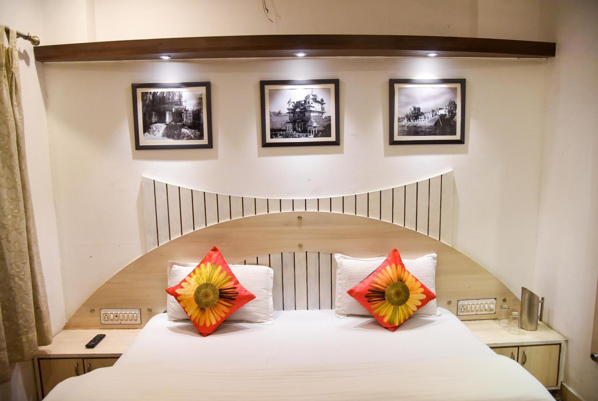 Hotel Sajjan 3*