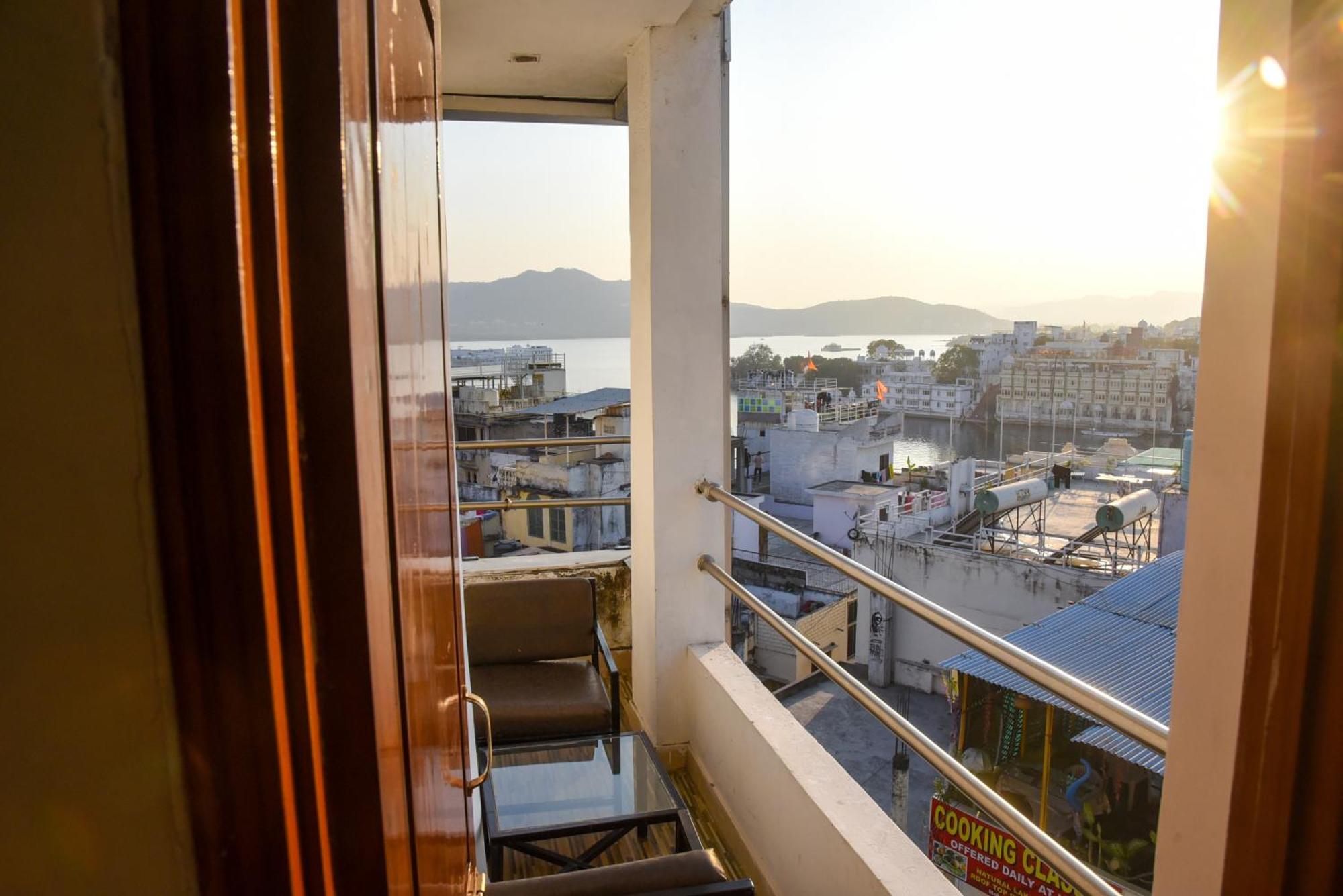 Sajjan Hotel 3*