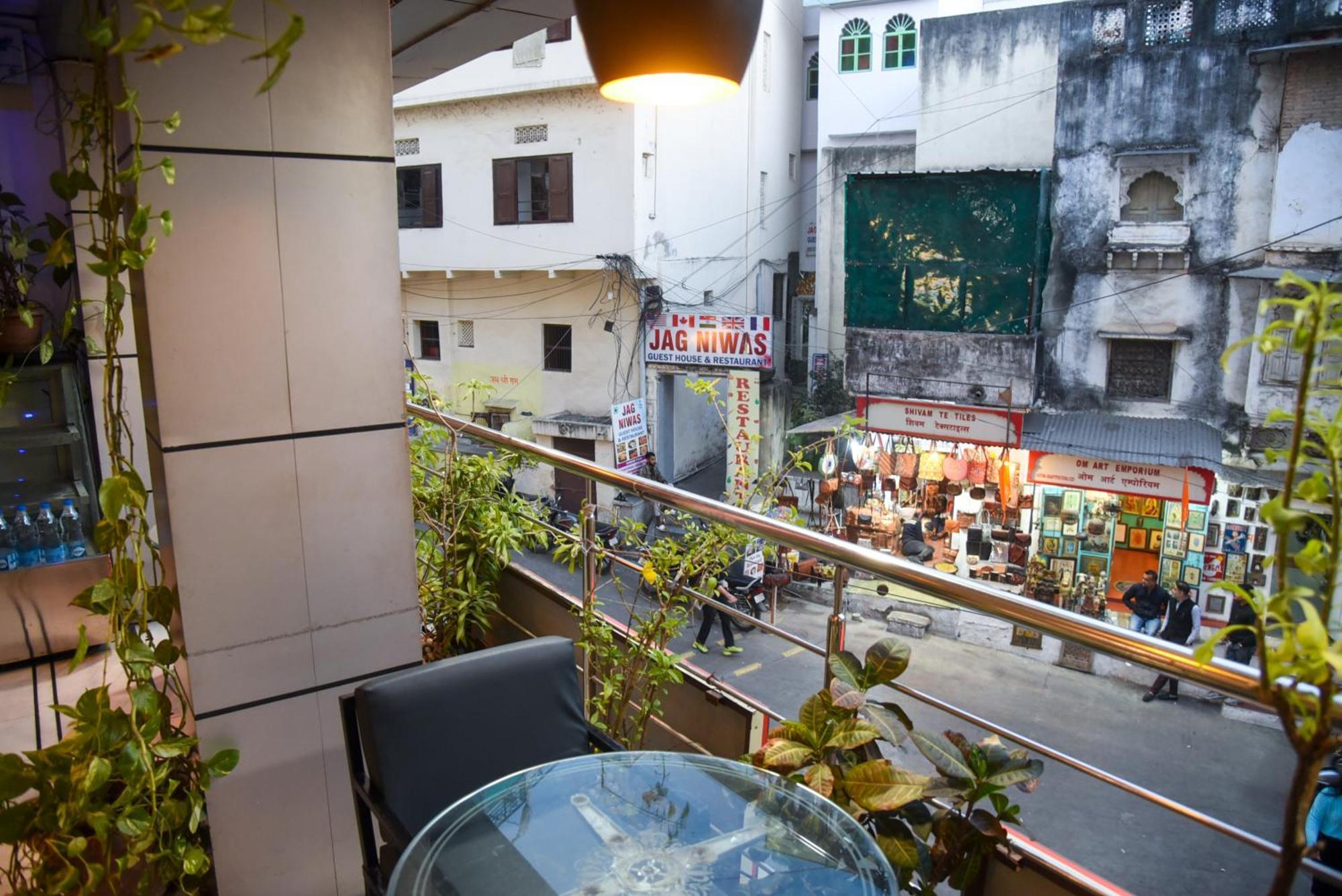 Sajjan Hotel 3*