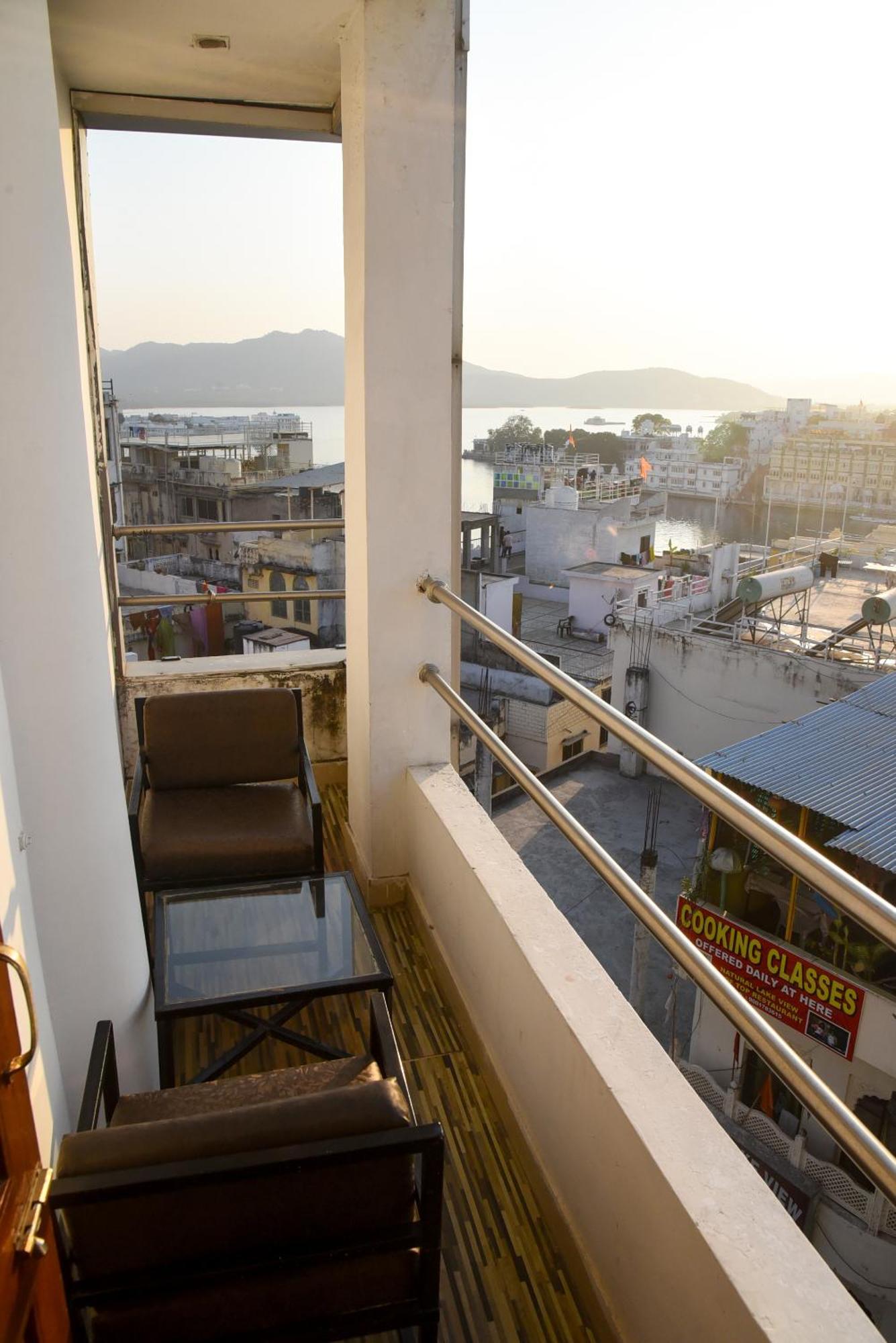 Hotel Sajjan 3*