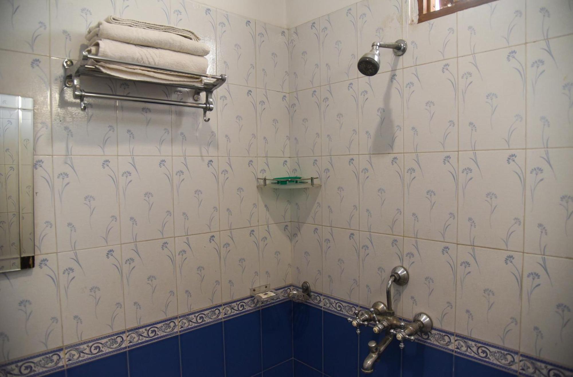 Sajjan Hotel 3*