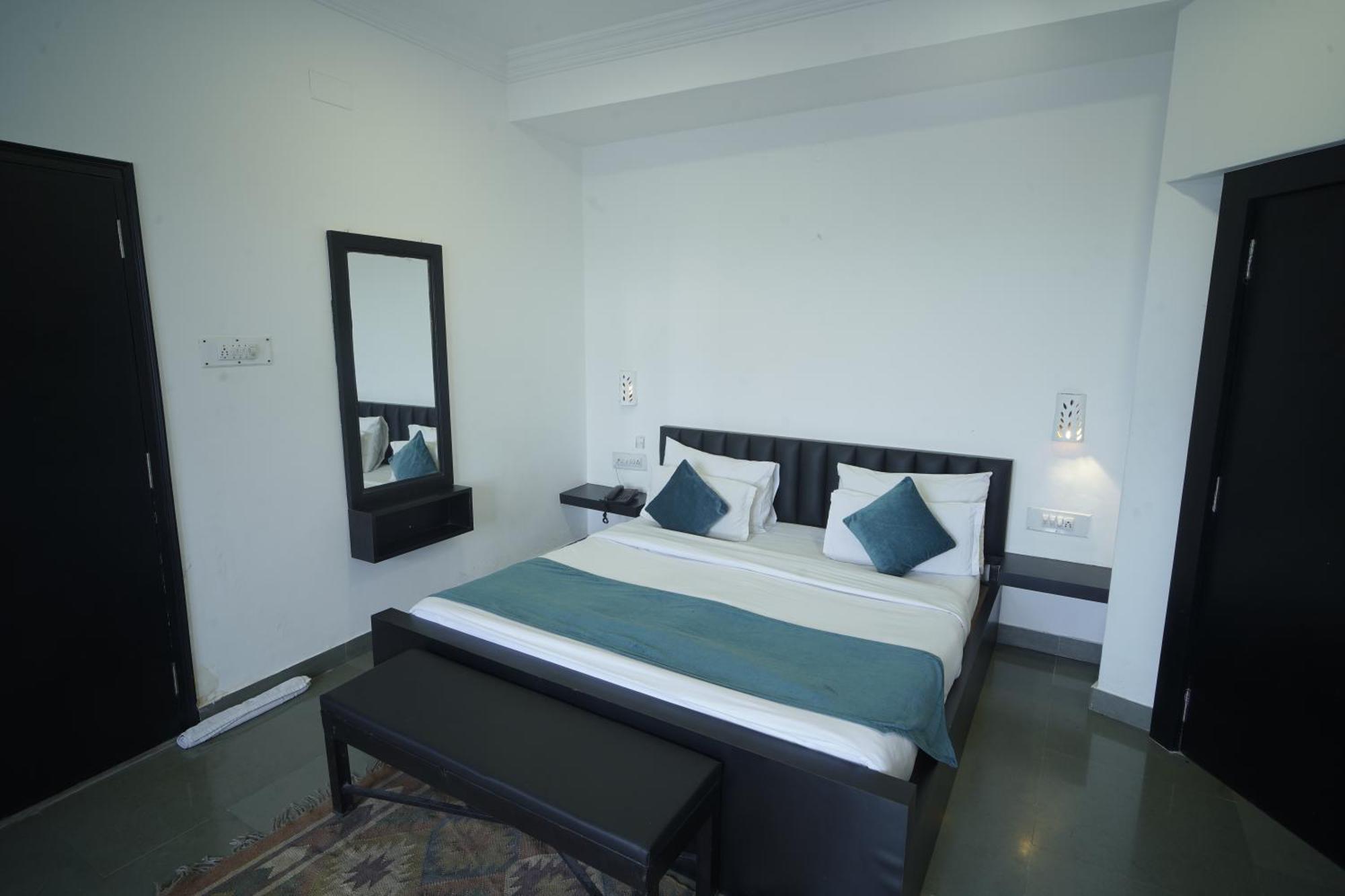 Banjara Retreat Hotel 3*