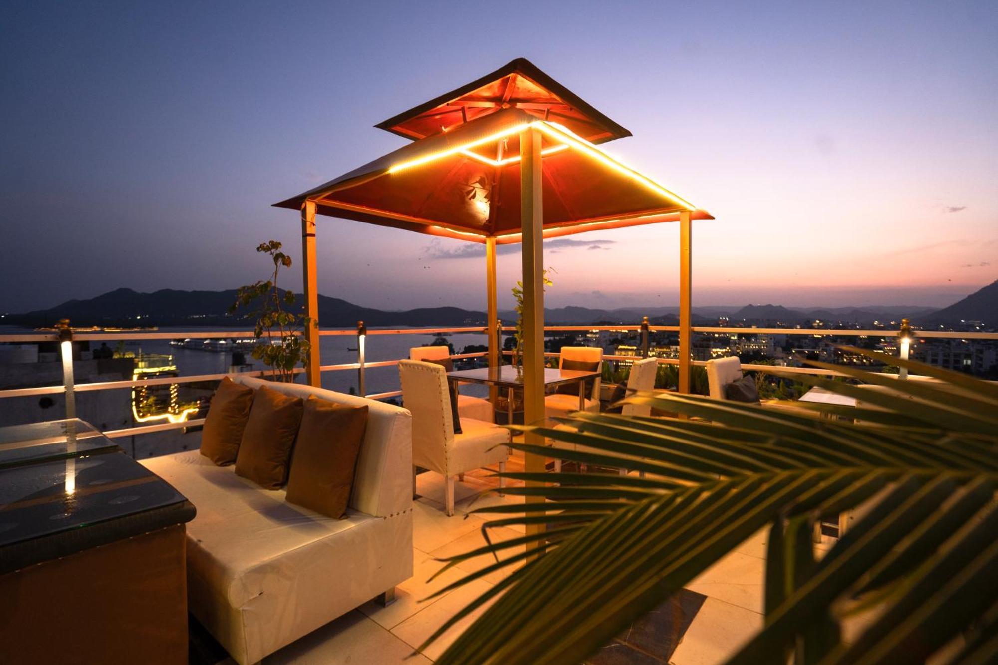 The View Hotel- On Pichola 3*