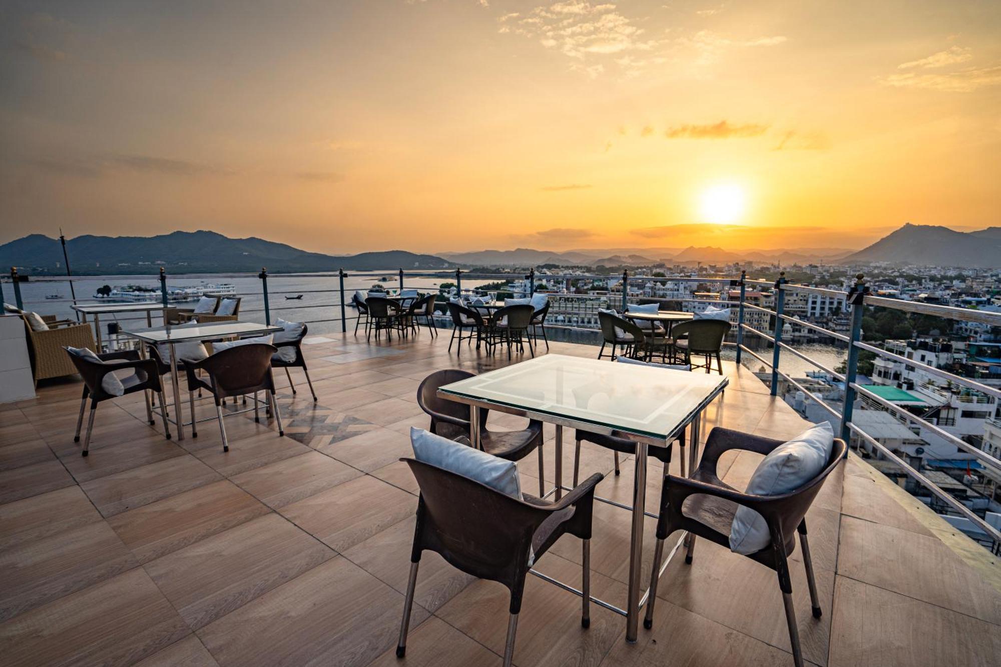 The View Hotel- On Pichola 3* Udaipur
