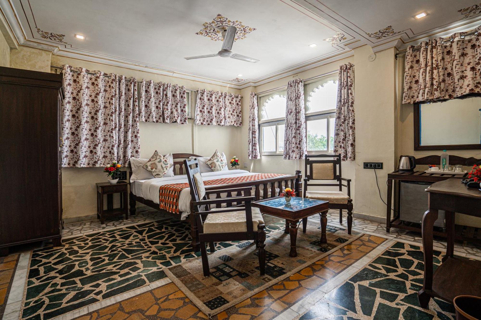 The View Hotel- On Pichola Hotel 3*