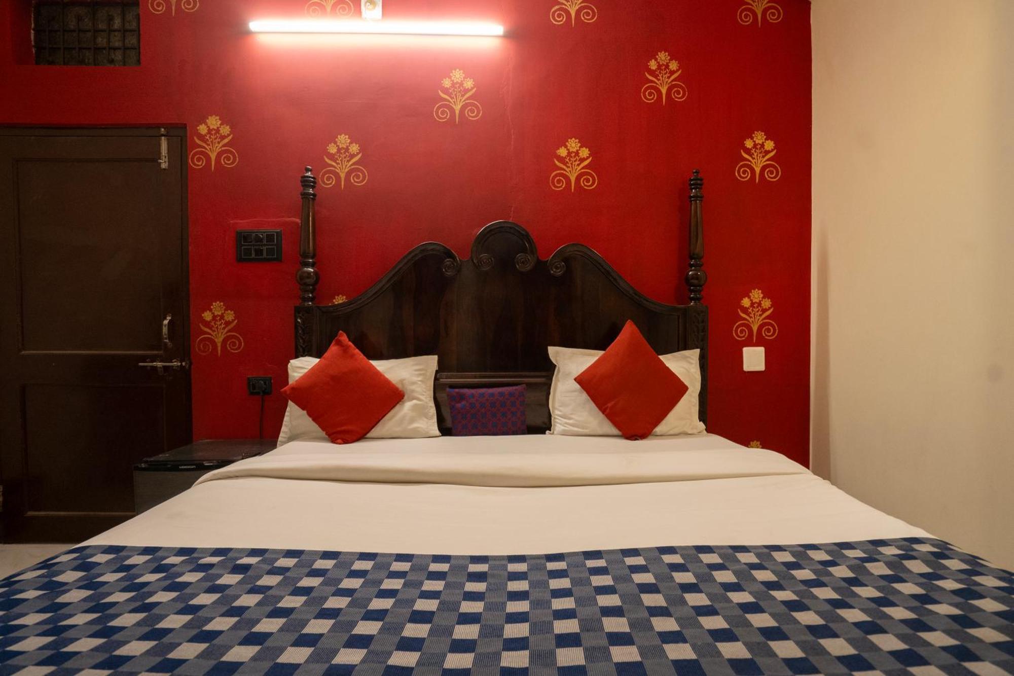 Hotel The View Hotel- On Pichola 3*