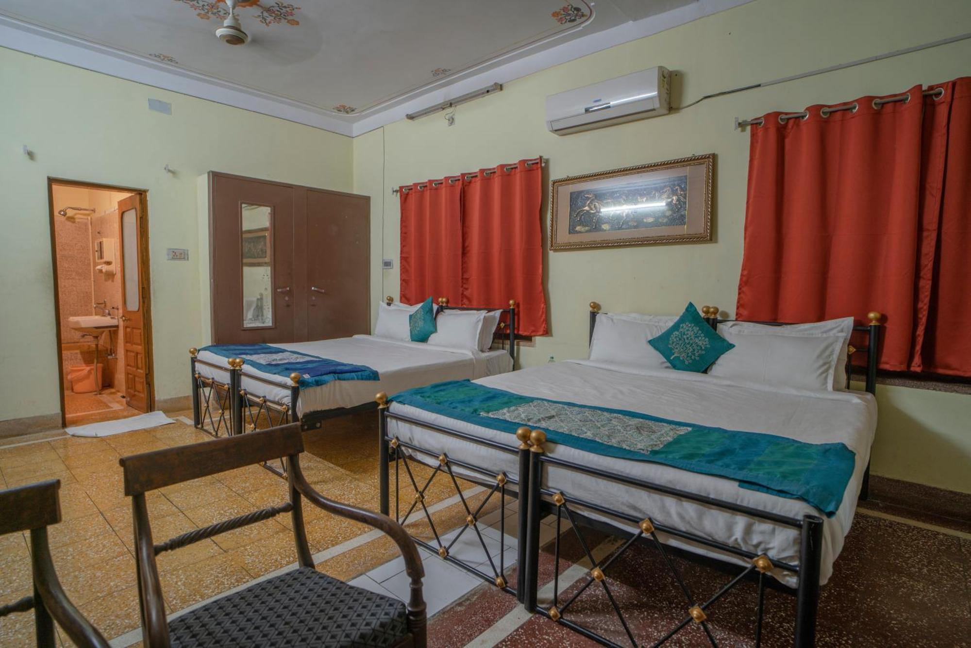 Hotel Ambavgarh Palace Udaipur