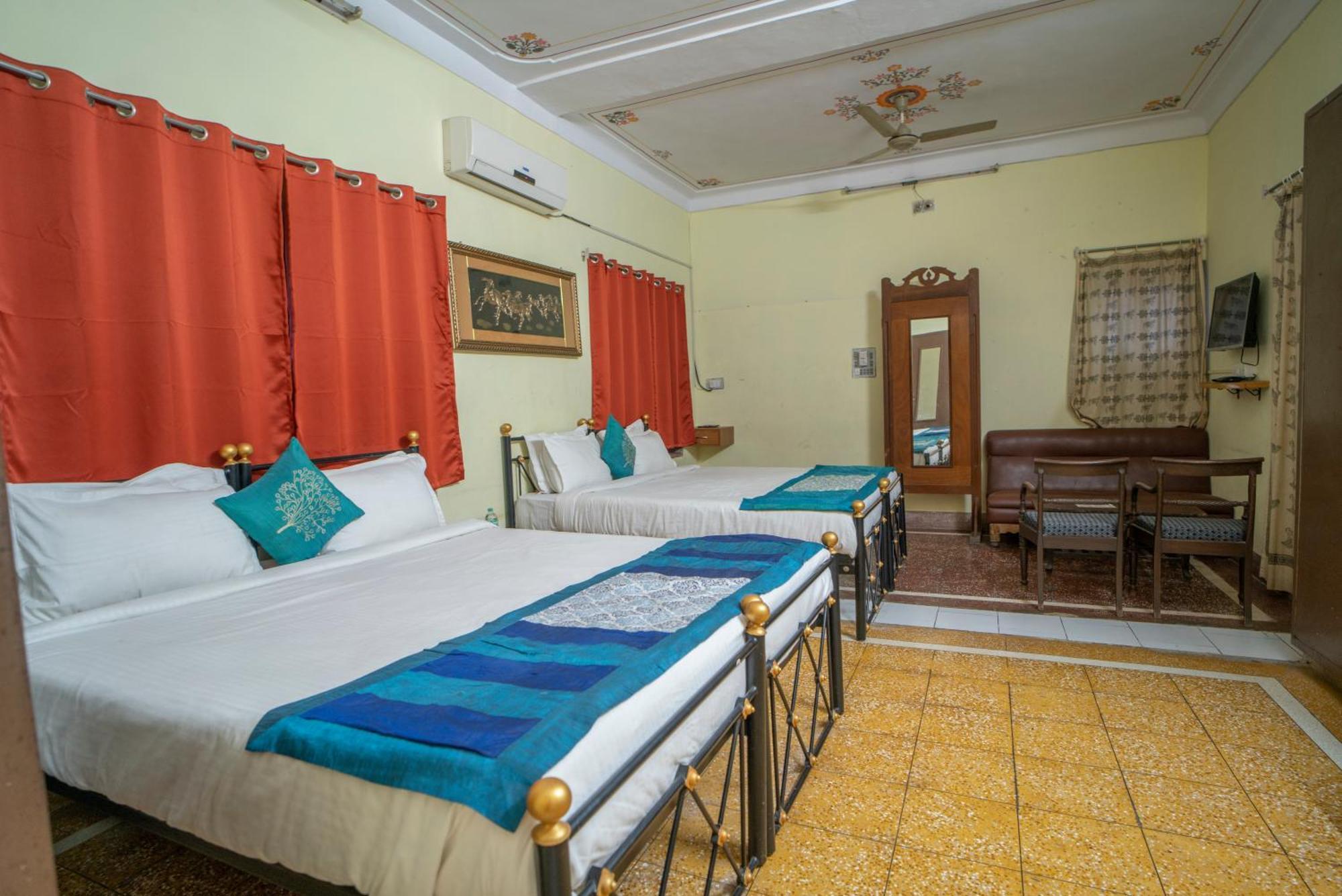 Ambavgarh Palace Hotel