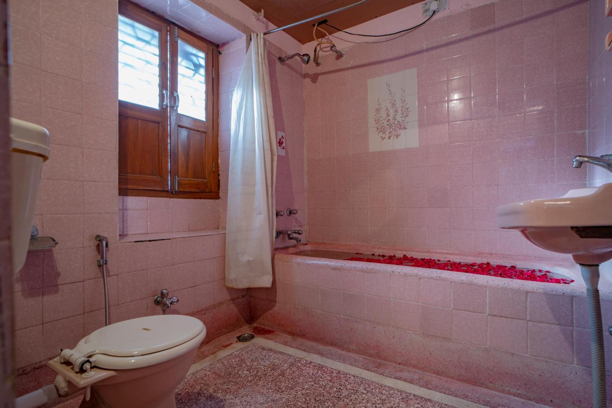 Hotel Ambavgarh Palace