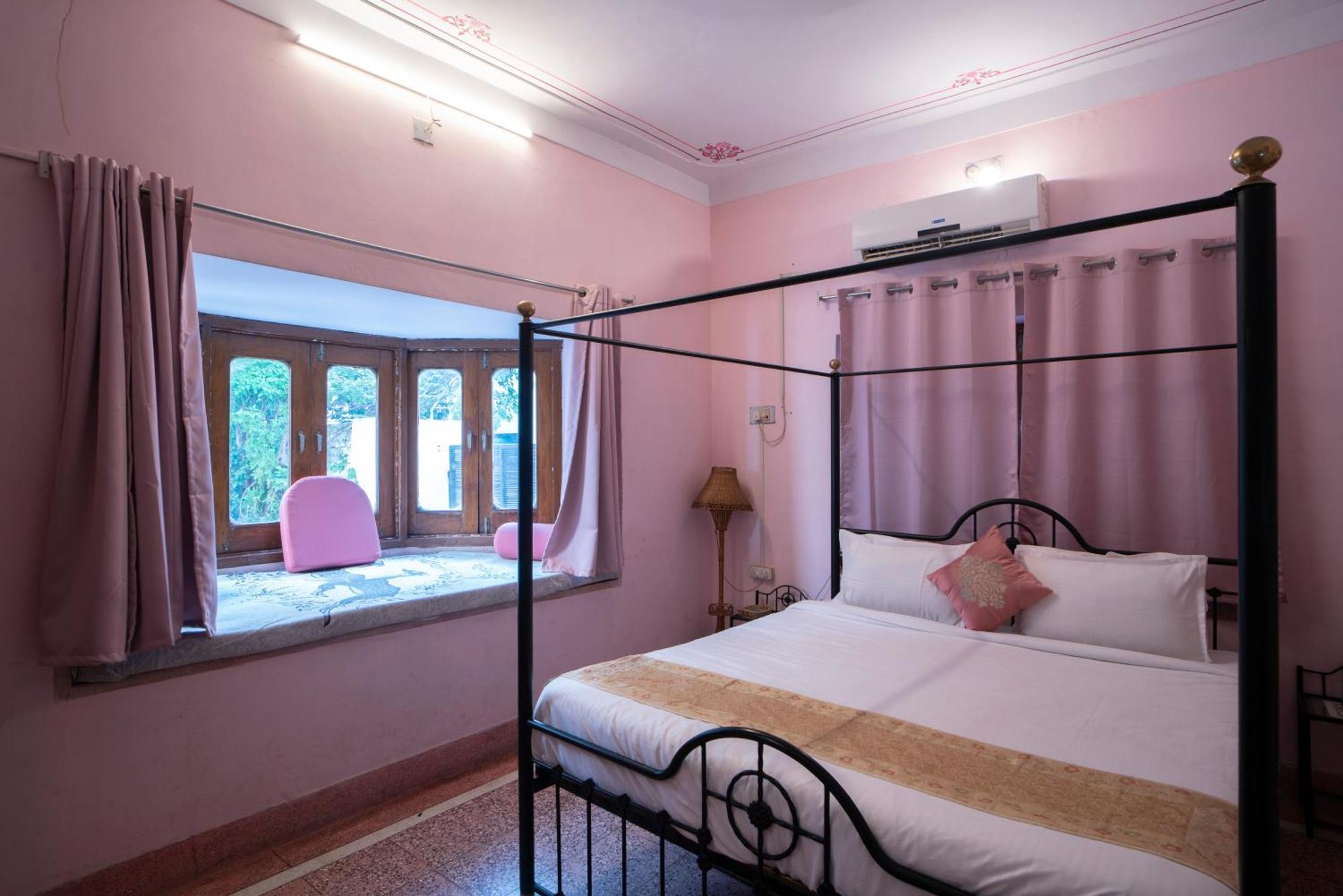 Hotel Ambavgarh Palace