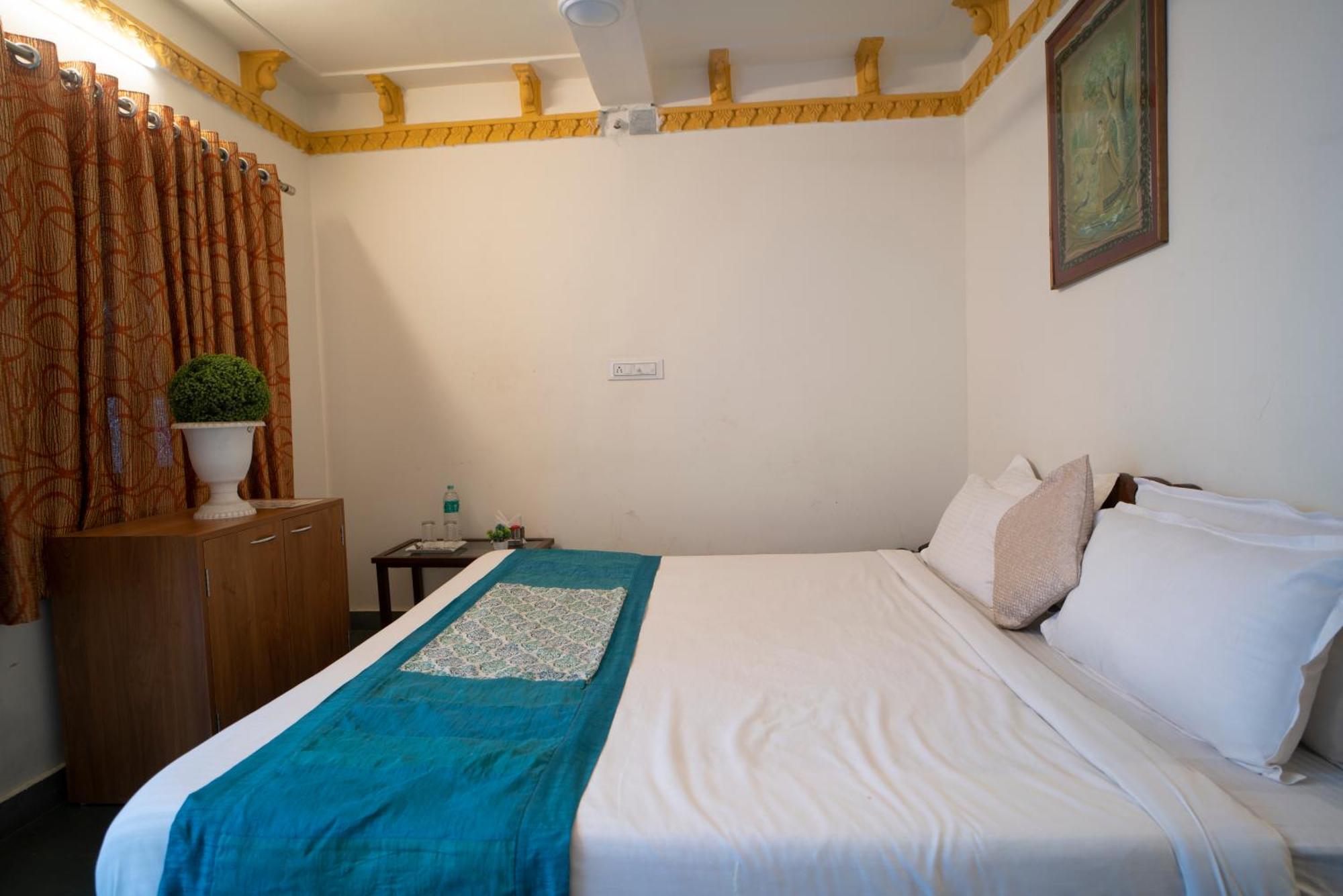 Ambavgarh Palace Hotel Udaipur