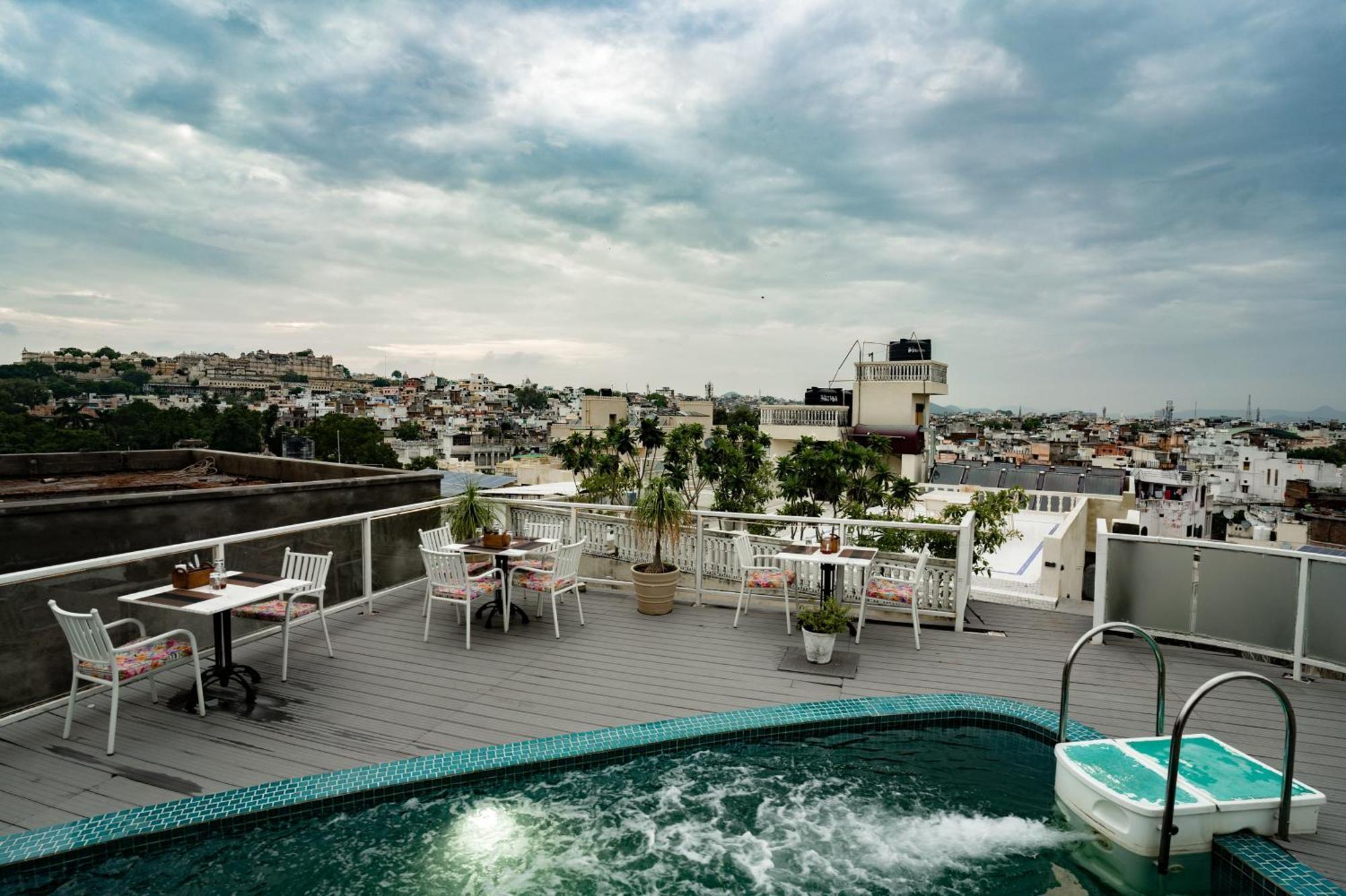 Hotel Tripli Shambhu