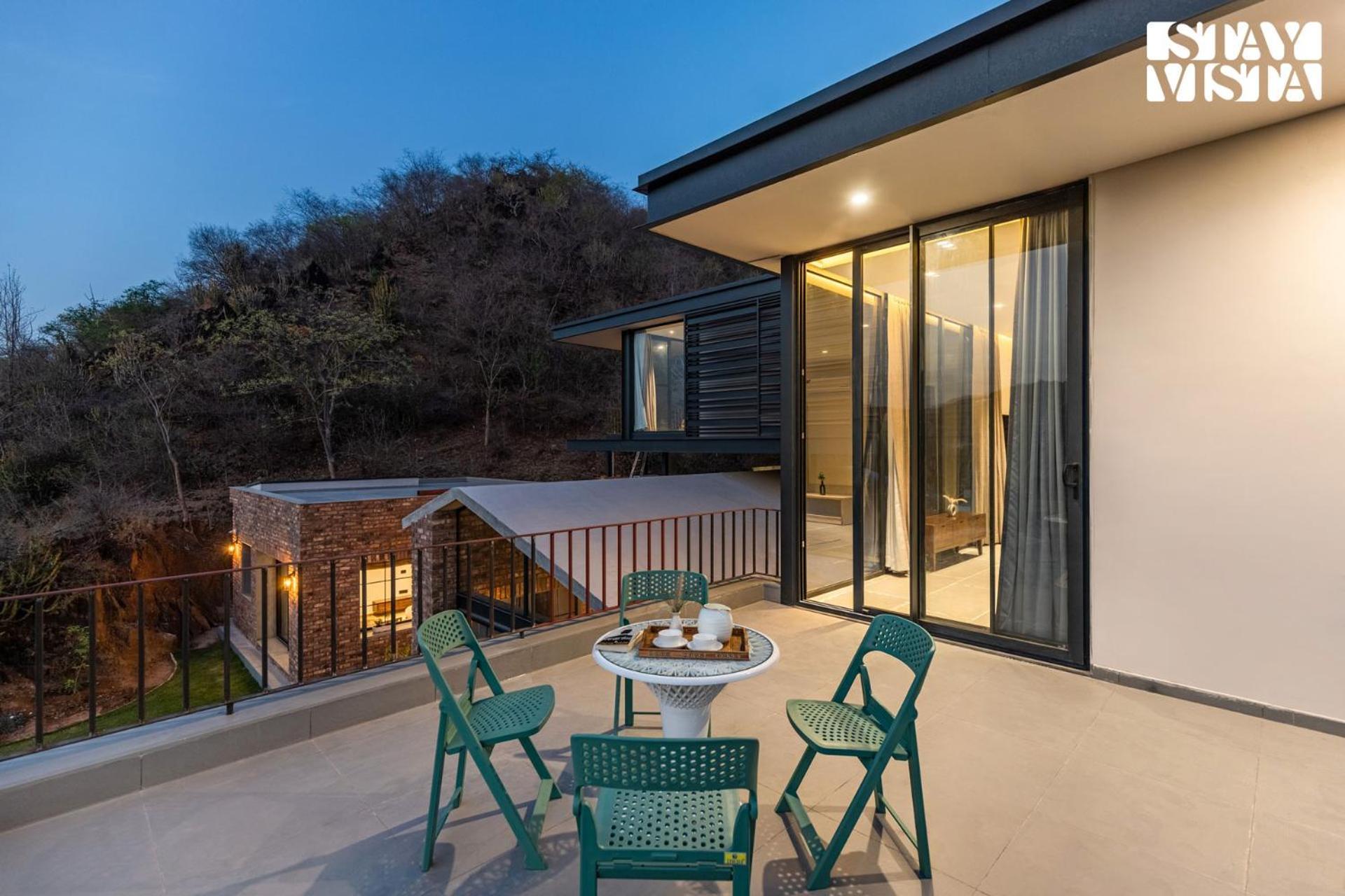 Stayvista's Ikebana - Living By The Forest Edge - Mountain-view With Infinity Pool, Lawn, & Indoor-outdoor Games Villa