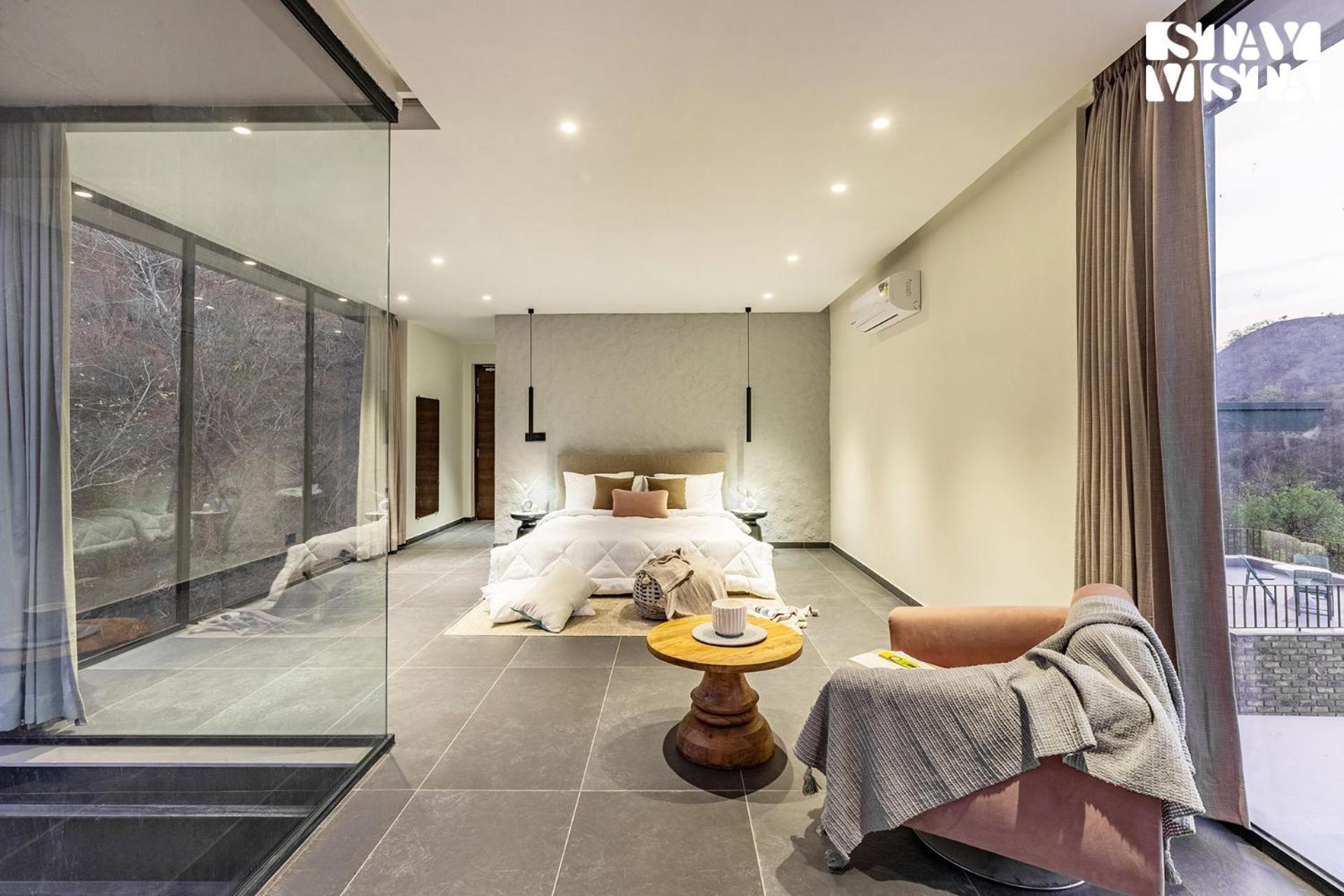 Stayvista's Ikebana - Living By The Forest Edge - Mountain-view With Infinity Pool, Lawn, & Indoor-outdoor Games Udaipur
