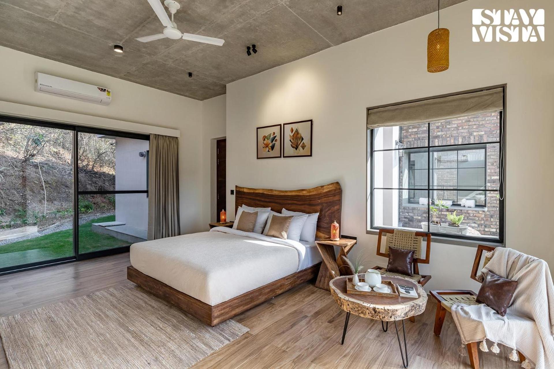 Stayvista's Ikebana - Living By The Forest Edge - Mountain-view With Infinity Pool, Lawn, & Indoor-outdoor Games Villa Udaipur