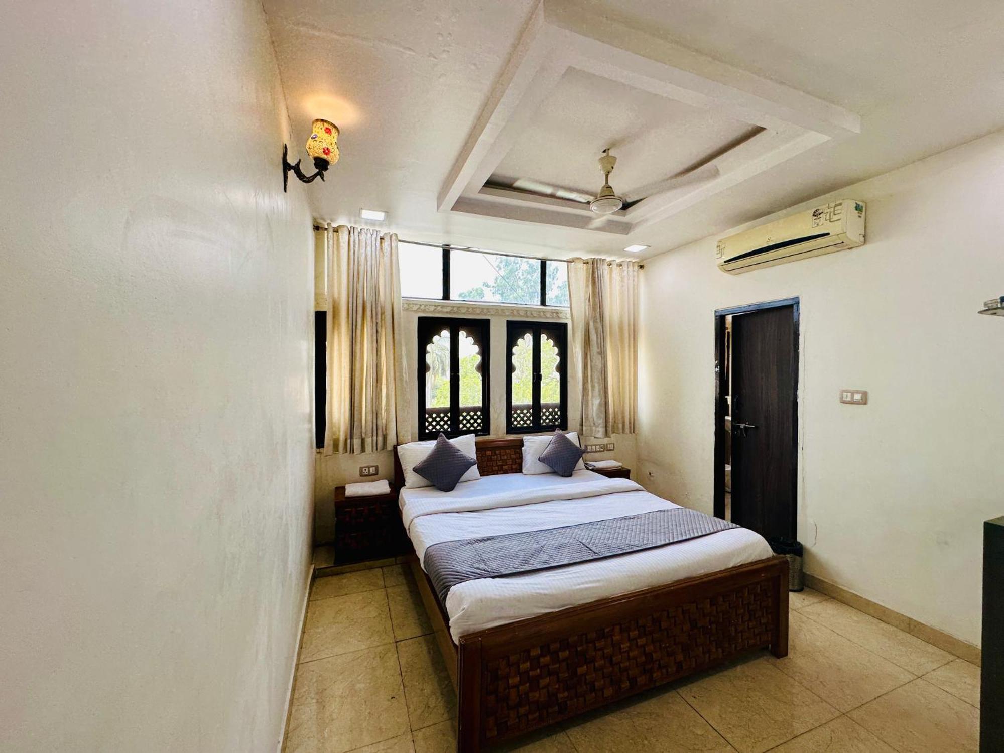 Empire Palace Hotel 3*