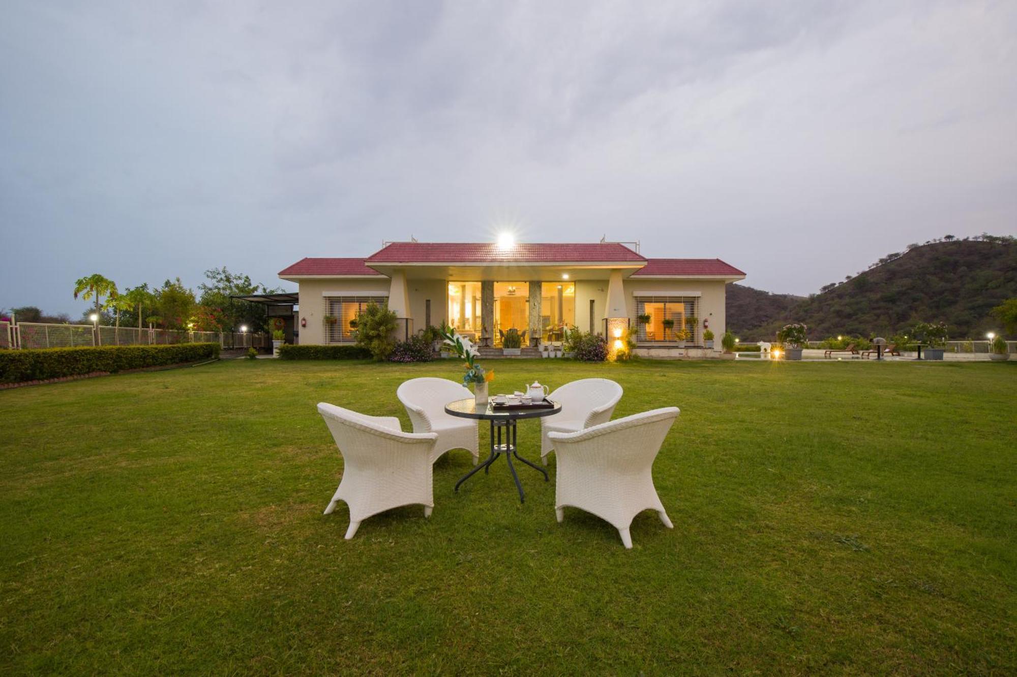 Elivaas Shourya Celesta Luxe 3bhk With Pvt Pool,