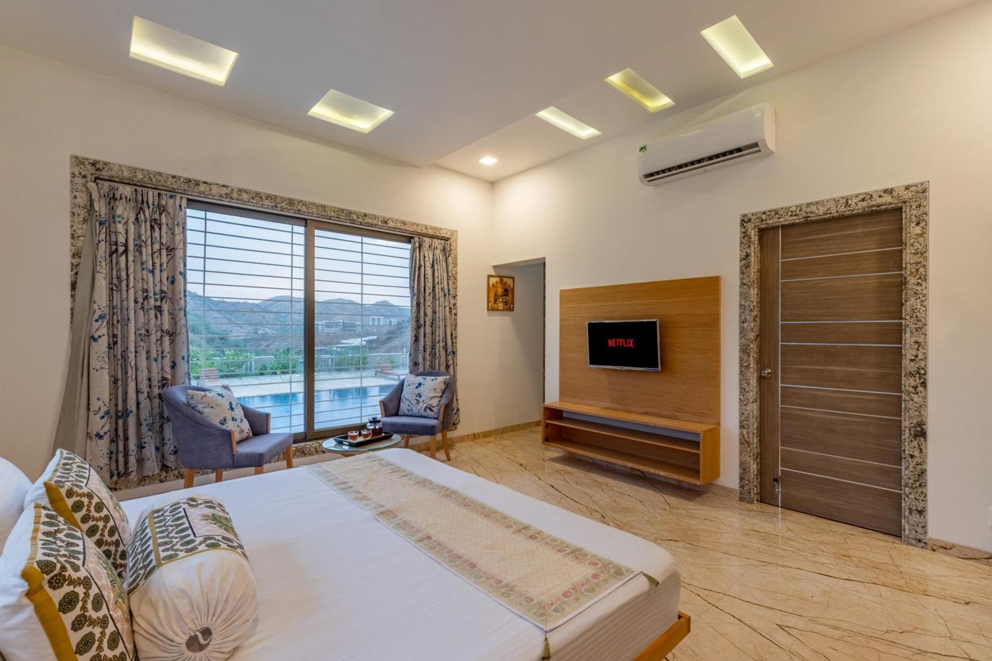 Elivaas Shourya Celesta Luxe 3bhk With Pvt Pool, Villa
